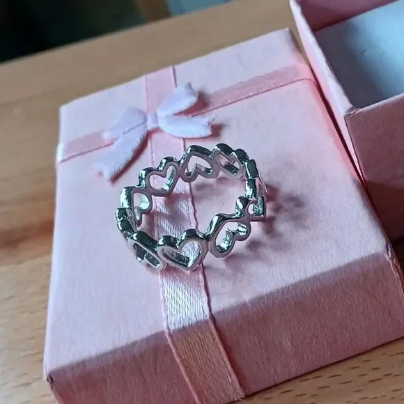 Sterling Silver Intertwined Hearts Band Ring - Size 7 & 8